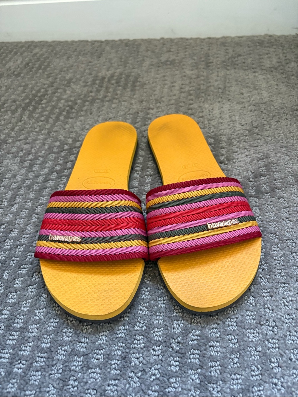 Havaianas rainbow slides size 7